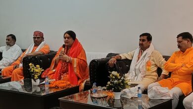 *“पेंड्रा में महामंडलेश्वर 1008 माँ योग योगेश्वरी यती जी का भव्य आगमन, श्रद्धालुओं ने प्राप्त किया दिव्य आशीर्वाद” केंद्रीय राज्य मंत्री (बिलासपुर सांसद) तोखन साहू जी दर्शन करने पहुंचे*  *“संतों का सान्निध्य समाज को सही दिशा और नई ऊर्जा प्रदान करता है — हर्ष छाबरिया (जिलाध्यक्ष विश्वहिंदू परिषद)*