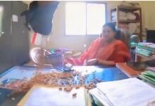 *बिलासपुर: युवक का अनोखा वीडियो वायरल होने के बाद भड़के आयुक्त, ईई और वरिष्ठ सहायक पर गिरी गाज मुख्यालय अटैच*  *युवक ने वीडियो में कहा था : “बादाम खाइए, याद आएगी”*