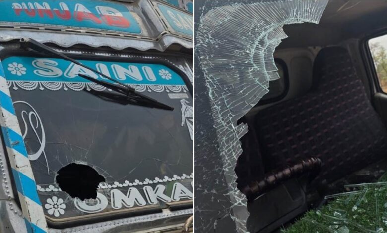 *बिल्हा-बलौदाबाजार रोड पर पत्थरबाजी में ट्रक, मेटाडोर और स्कार्पियो के कांच टूट गए, दुर्घटना में चालकों सहित वाहनों में सवार लोगों को गंभीर चोटें आई*