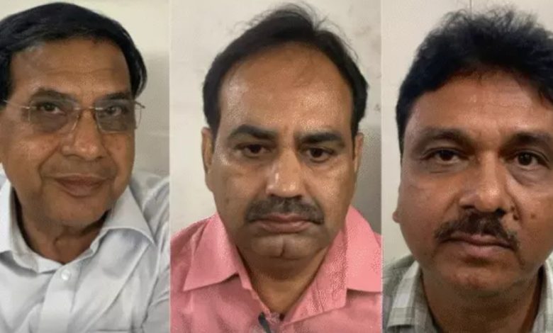 इंदौर में PWD के तीन अधिकारी रिश्वत लेते रंगे हाथ गिरफ्तार, लोकायुक्त की बड़ी कार्रवाई