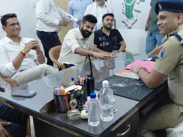 छत्तीसगढ़ MMS कांड: विधायक देवेंद्र यादव ने दिया सैंपल, अब फॉरेंसिक जांच से खुलेगा राज छत्तीसगढ़ MMS कांड: विधायक देवेंद्र यादव ने दिया सैंपल, अब फॉरेंसिक जांच से खुलेगा राज