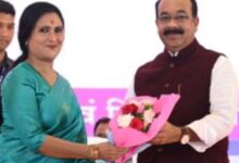 न्यायधानी की मेयर खुद कर रही निगम के अफसरों की शिकायत, तो जनता किससे लगाए उम्मीद?निकाय मंत्री साव के क्षेत्र की व्यवस्था पर उठने लगे सवाल।