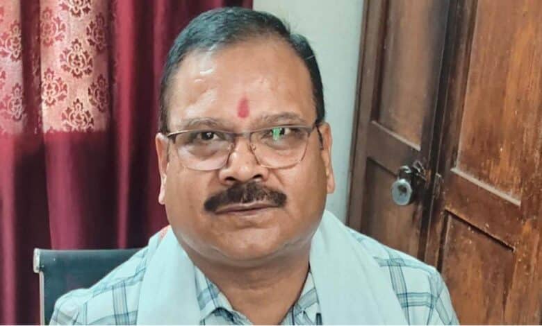 *एसडीएम के बाबू को 15 हजार रिश्वत लेते एसीबी की टीम ने रंगे हाथों पकड़ा*