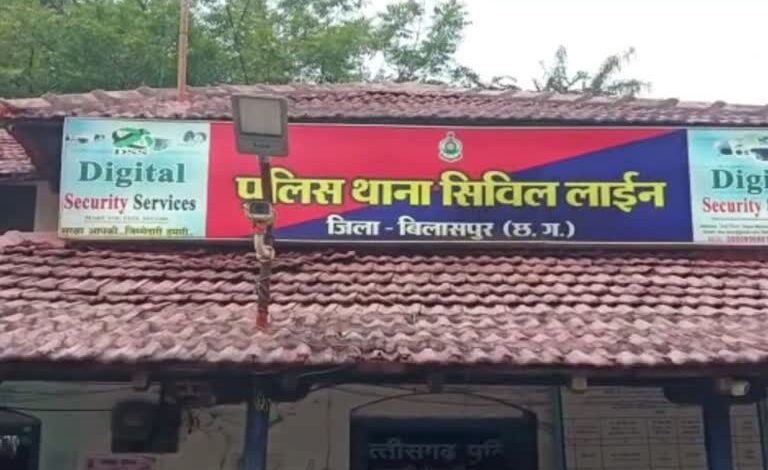 *एक लाख रुपए मांगने और आरक्षक का सोते हुए विडियो वायरल, एएसपी ने कहा – एक साल पुराना है विडियो*