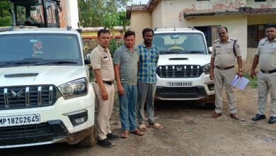 *खुली पुलिस की पोल डीजल चोरी के आरोप में पांच को पकड़ा तीन को थाने से ही छोड़ा, भड़के एस‌एसपी कहा – बार बार चेतावनी के बाद नहीं सुधरे, कर दिया सस्पेंड*