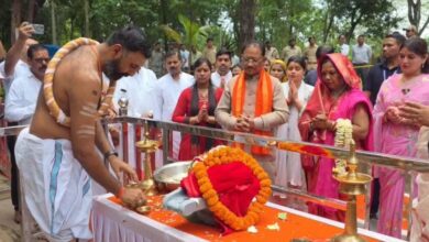 *आमंत्रण पर मुख्यमंत्री श्री विष्णु देव साय ने भोरमदेव मंदिर पहुंचकर की पूजा-अर्चना, प्रदेश की सुख-समृद्धि की कामना* *आमंत्रण पर मुख्यमंत्री श्री विष्णु देव साय ने भोरमदेव मंदिर पहुंचकर की पूजा-अर्चना, प्रदेश की सुख-समृद्धि की कामना*