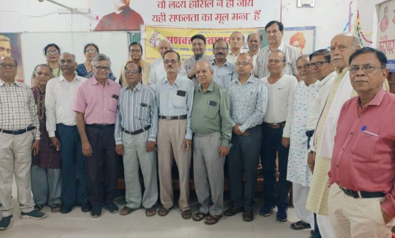 *सशक्त हस्ताक्षर की 51 वीं काव्य गोष्ठी में गूॅंजे कविता के स्वर* *सशक्त हस्ताक्षर की 51 वीं काव्य गोष्ठी में गूॅंजे कविता के स्वर*