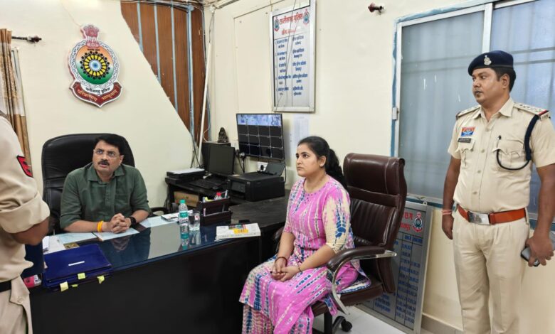 *एस‌एसपी साहब ने किया तखतपुर थाना का औचक निरीक्षण कर लिया कानून-व्यवस्था का जायजा, वसूली में पाए गए तीन आरक्षक लाइन हाजिर*