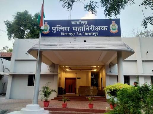 *सिविल लाइन थाना प्रभारी पर पीड़िता ने लगाया गंभीर आरोप दो लाख रुपए लेकर आदतन आरोपी को थाना से मुचलका जमानत, आईजी बिलासपुर तक पहुंची शिकायत अब मिलेगा पीड़िता को न्याय*