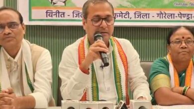 *खाने में तेल कम करने की अपील करने वाले मोदी को हजारों दीपक जलाकर दी जा रही बधाई!*  *पूर्व विधायक शैलेश पांडेय ने उठाया सवाल, प्रधानमंत्री की अपील और दीपोत्सव को लेकर सोशल मीडिया पर चर्चा*