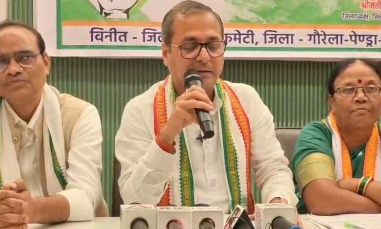 *खाने में तेल कम करने की अपील करने वाले मोदी को हजारों दीपक जलाकर दी जा रही बधाई!*  *पूर्व विधायक शैलेश पांडेय ने उठाया सवाल, प्रधानमंत्री की अपील और दीपोत्सव को लेकर सोशल मीडिया पर चर्चा*