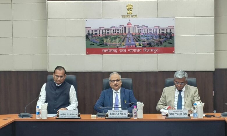 *12 सितंबर की राष्ट्रीय लोक अदालत की तैयारियों की मुख्य न्यायाधीश ने की समीक्षा*