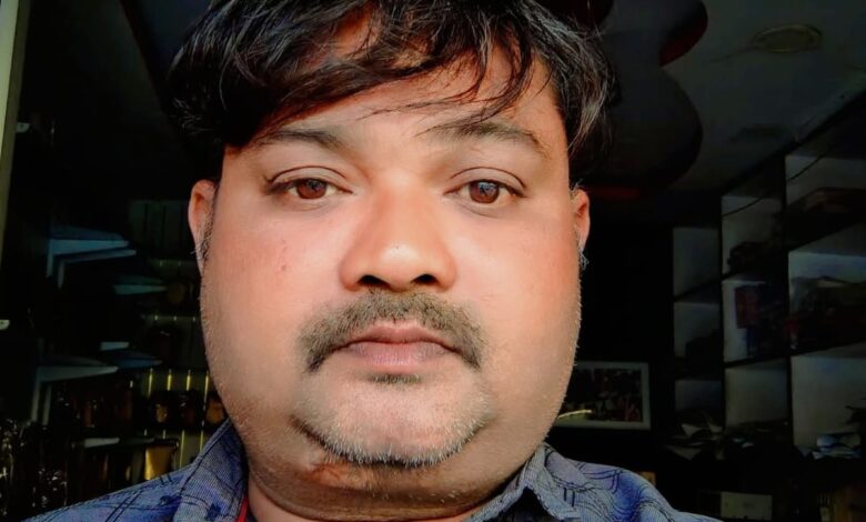 *भाभी का केस वापस लेने दबाव, दो साथियों के साथ पहुंचा बदमाश!* *देवर को कार से चाकू दिखाकर जान से मारने की धमकी का आरोप, आईजी से शिकायत के बाद भी अपराध दर्ज नहीं होने पर उठे सवाल*